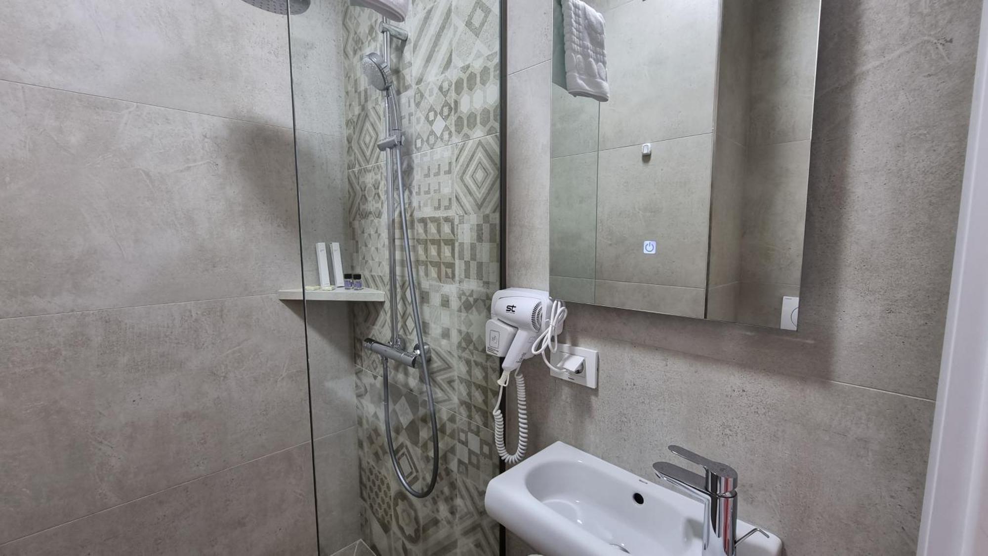 Hotel Luciano Струга Экстерьер фото